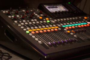 726 Studios in Downtown Phoenix can do podcast studio rentals with livestreaming, video podcasts, audio podcasts, interviews, and corporate content.